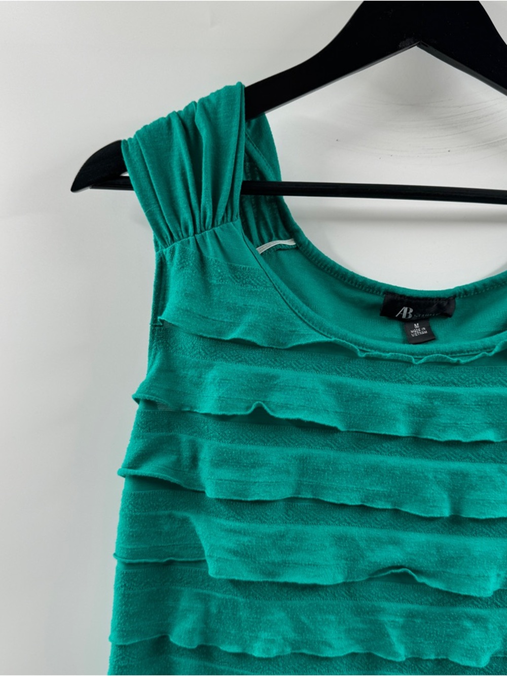 AB Studio Green Ruffle Tank Top – Women’s Medium Y2K Style - Picture 2 of 6